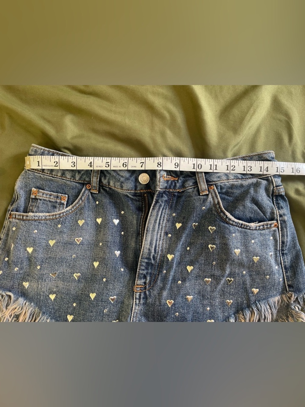 Topshop Moto Kiri cutoff shorts with silver heart detail - Picture 2 of 7